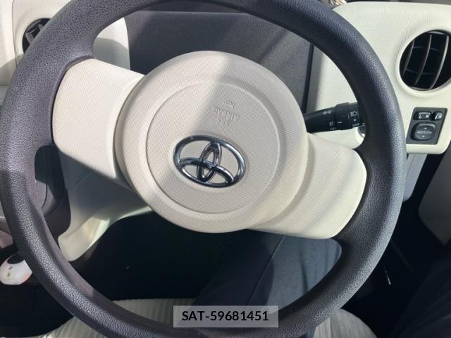 Toyota PORTE 2013-08 7223576-10