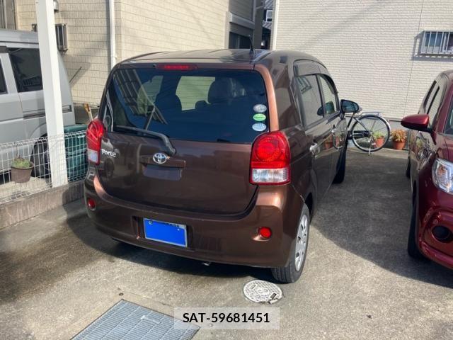 Toyota PORTE 2013-08 7223576-1