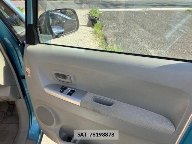 Toyota PORTE 2010-03 7223573-11