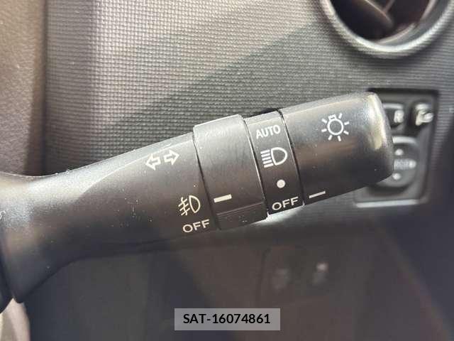 Toyota PORTE 2014-09 7217869-11