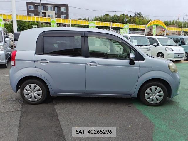 Toyota PORTE 2013-02 7223570-9