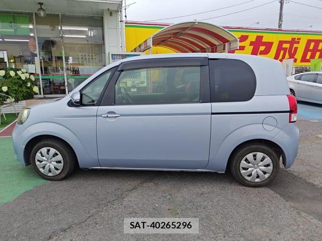 Toyota PORTE 2013-02 7223570-11