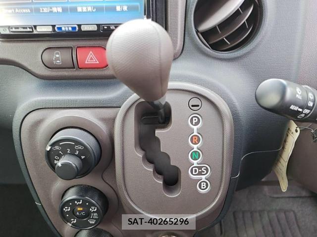 Toyota PORTE 2013-02 7223570-15