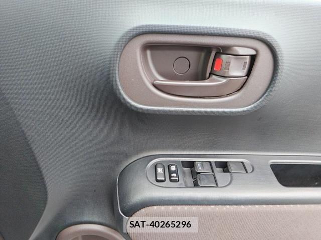 Toyota PORTE 2013-02 7223570-18