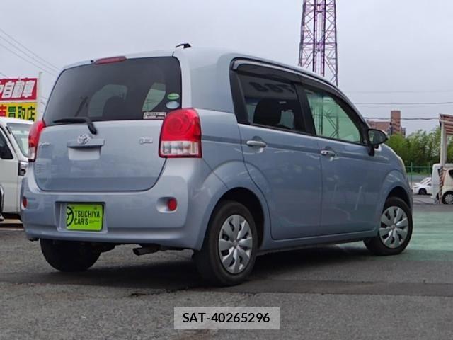 Toyota PORTE 2013-02 7223570-1