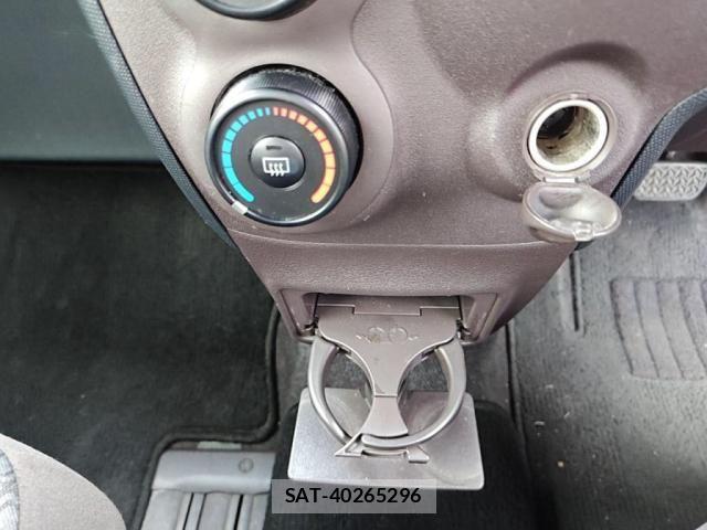 Toyota PORTE 2013-02 7223570-19