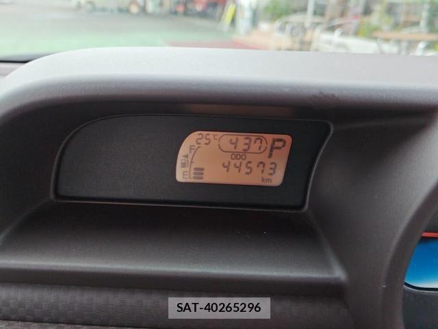 Toyota PORTE 2013-02 7223570-28