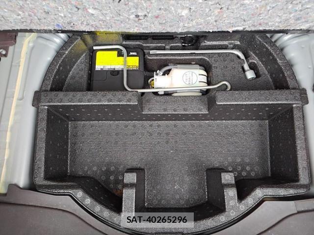 Toyota PORTE 2013-02 7223570-29
