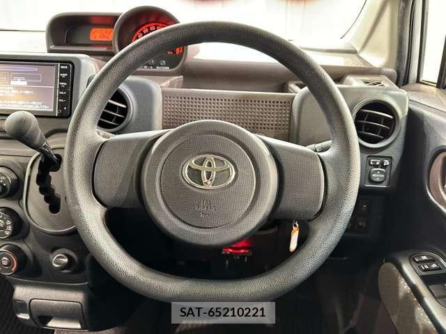Toyota PORTE 2016-04 7223581-9