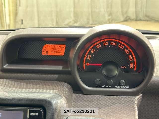 Toyota PORTE 2016-04 7223581-10