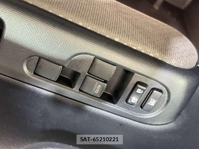 Toyota PORTE 2016-04 7223581-14