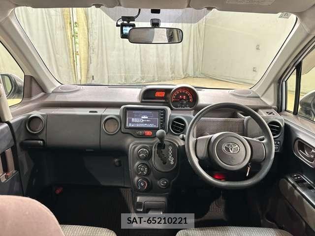 Toyota PORTE 2016-04 7223581-15