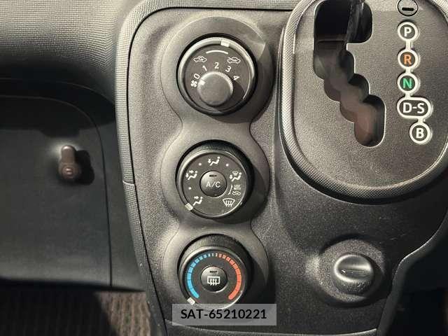 Toyota PORTE 2016-04 7223581-17