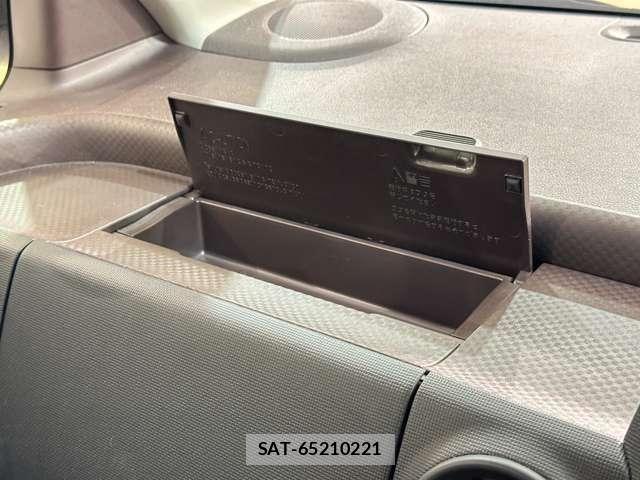 Toyota PORTE 2016-04 7223581-18