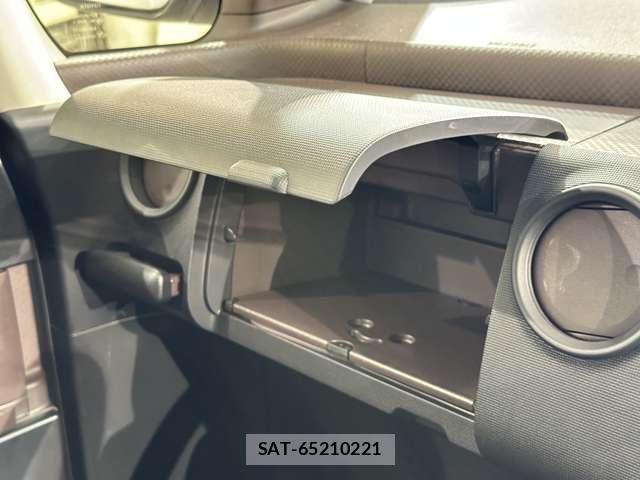 Toyota PORTE 2016-04 7223581-19