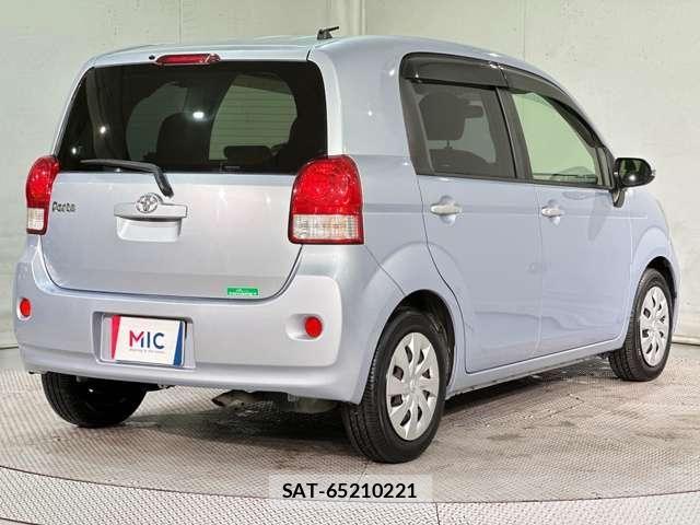 Toyota PORTE 2016-04 7223581-4