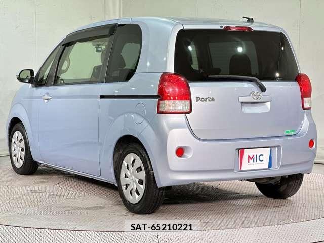 Toyota PORTE 2016-04 7223581-6