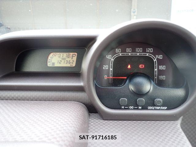 Toyota PORTE 2013-06 7250299-9