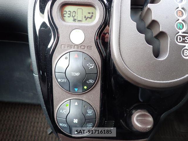 Toyota PORTE 2013-06 7250299-15
