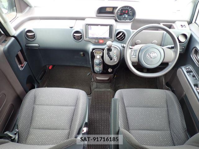 Toyota PORTE 2013-06 7250299-16