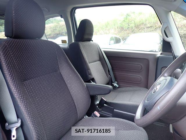 Toyota PORTE 2013-06 7250299-18