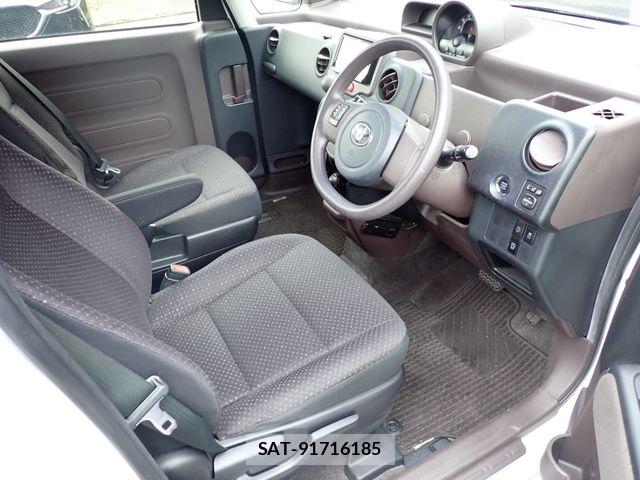 Toyota PORTE 2013-06 7250299-1