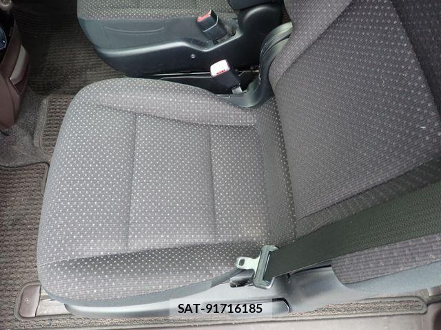 Toyota PORTE 2013-06 7250299-21