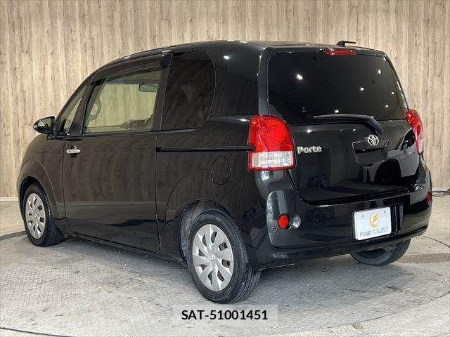 Toyota PORTE 2013-11 7251920-18