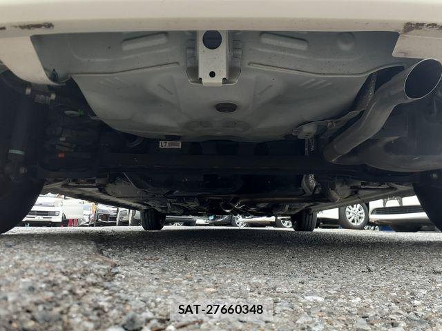 Toyota PORTE 2015-07 7272705-12