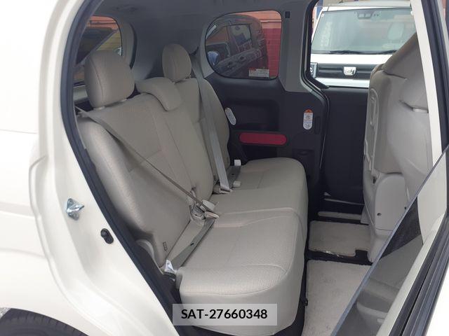 Toyota PORTE 2015-07 7272705-16