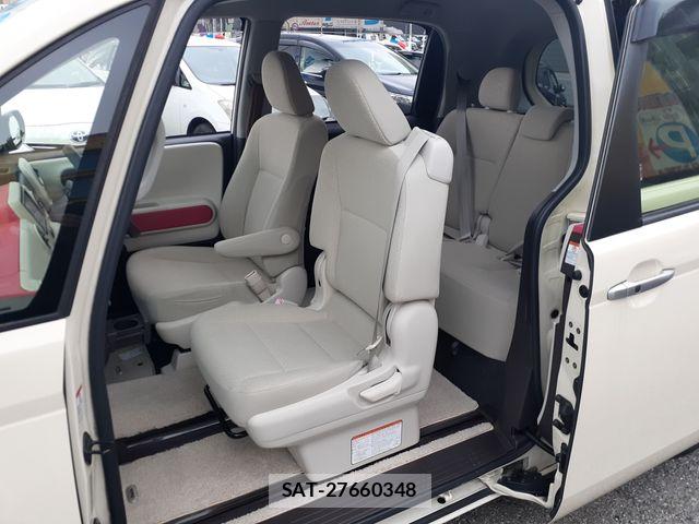 Toyota PORTE 2015-07 7272705-17