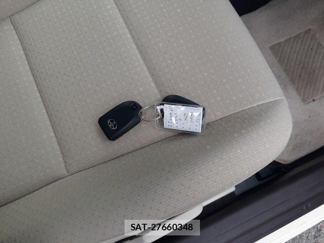 Toyota PORTE 2015-07 7272705-25