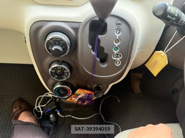 Toyota PORTE 2014-07 7329369-14
