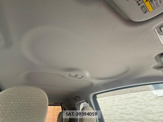 Toyota PORTE 2014-07 7329369-16