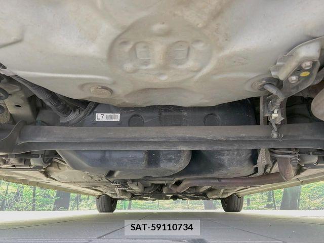 Toyota PORTE 2013-06 7329366-18