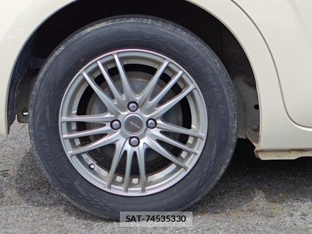 Toyota PORTE 2015-09 7456784-10