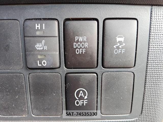 Toyota PORTE 2015-09 7456784-13