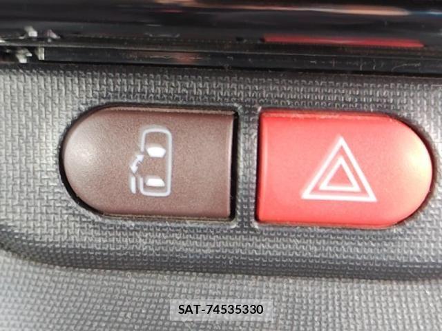 Toyota PORTE 2015-09 7456784-19