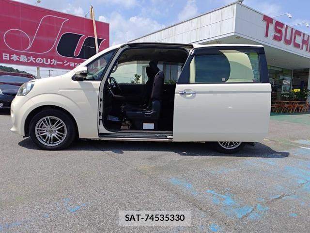 Toyota PORTE 2015-09 7456784-27