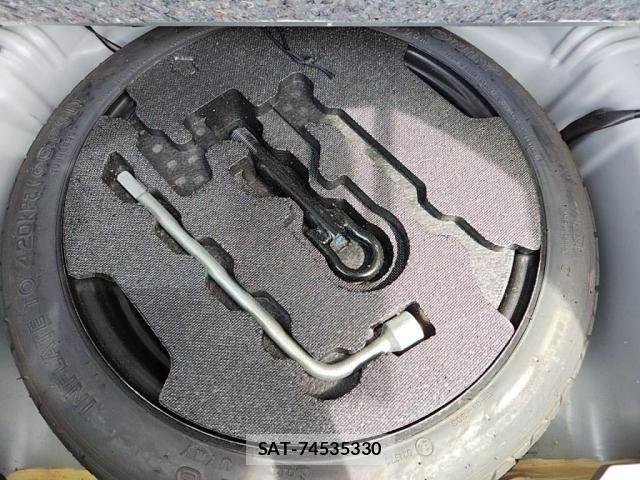 Toyota PORTE 2015-09 7456784-29