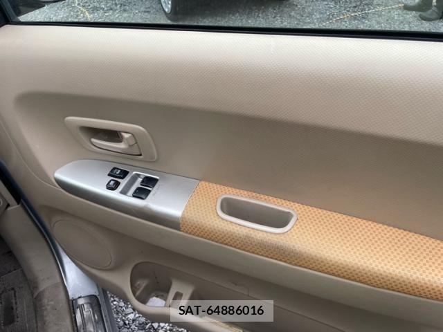 Toyota PORTE 2007-05 7456797-11