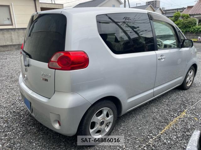 Toyota PORTE 2007-05 7456797-3