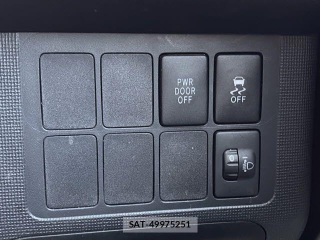 Toyota PORTE 2013-04 7456785-10