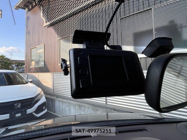 Toyota PORTE 2013-04 7456785-11