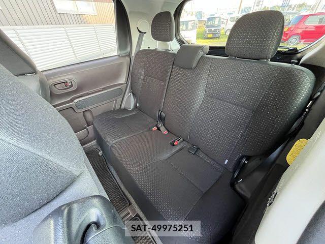 Toyota PORTE 2013-04 7456785-12