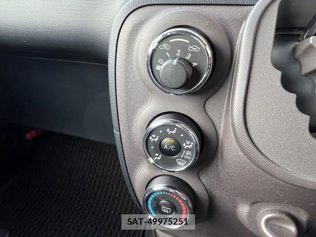 Toyota PORTE 2013-04 7456785-14