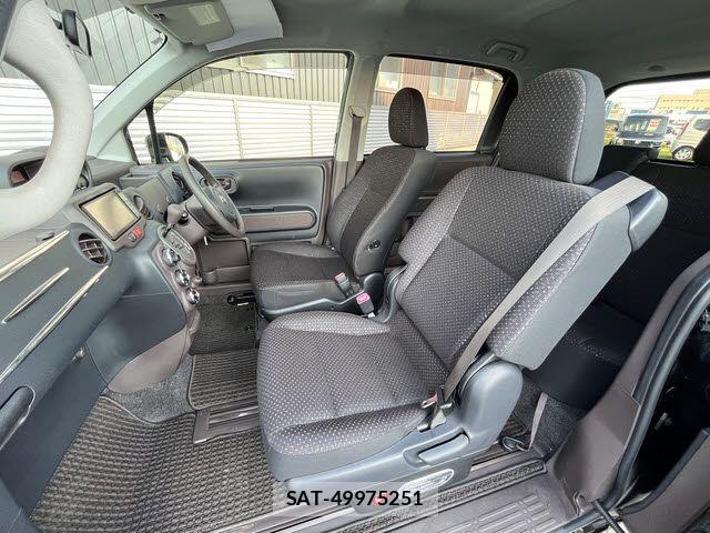 Toyota PORTE 2013-04 7456785-18