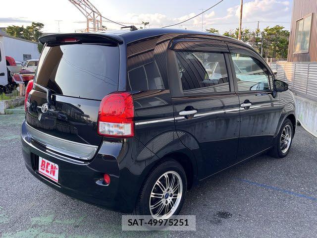 Toyota PORTE 2013-04 7456785-2