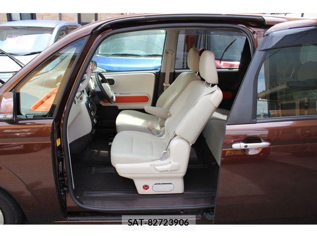 Toyota PORTE 2013-05 7502241-15
