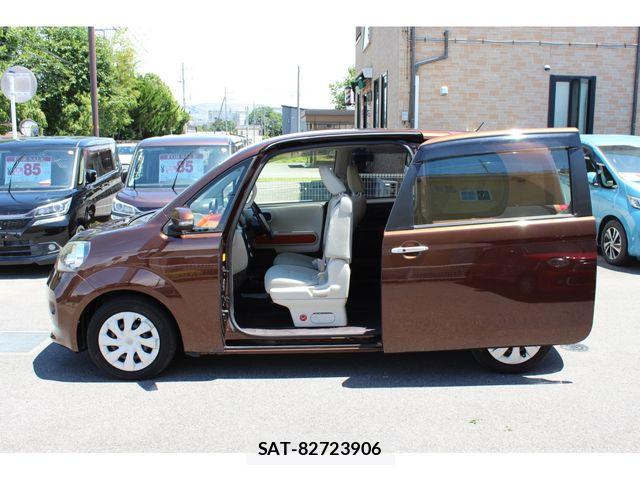 Toyota PORTE 2013-05 7502241-7